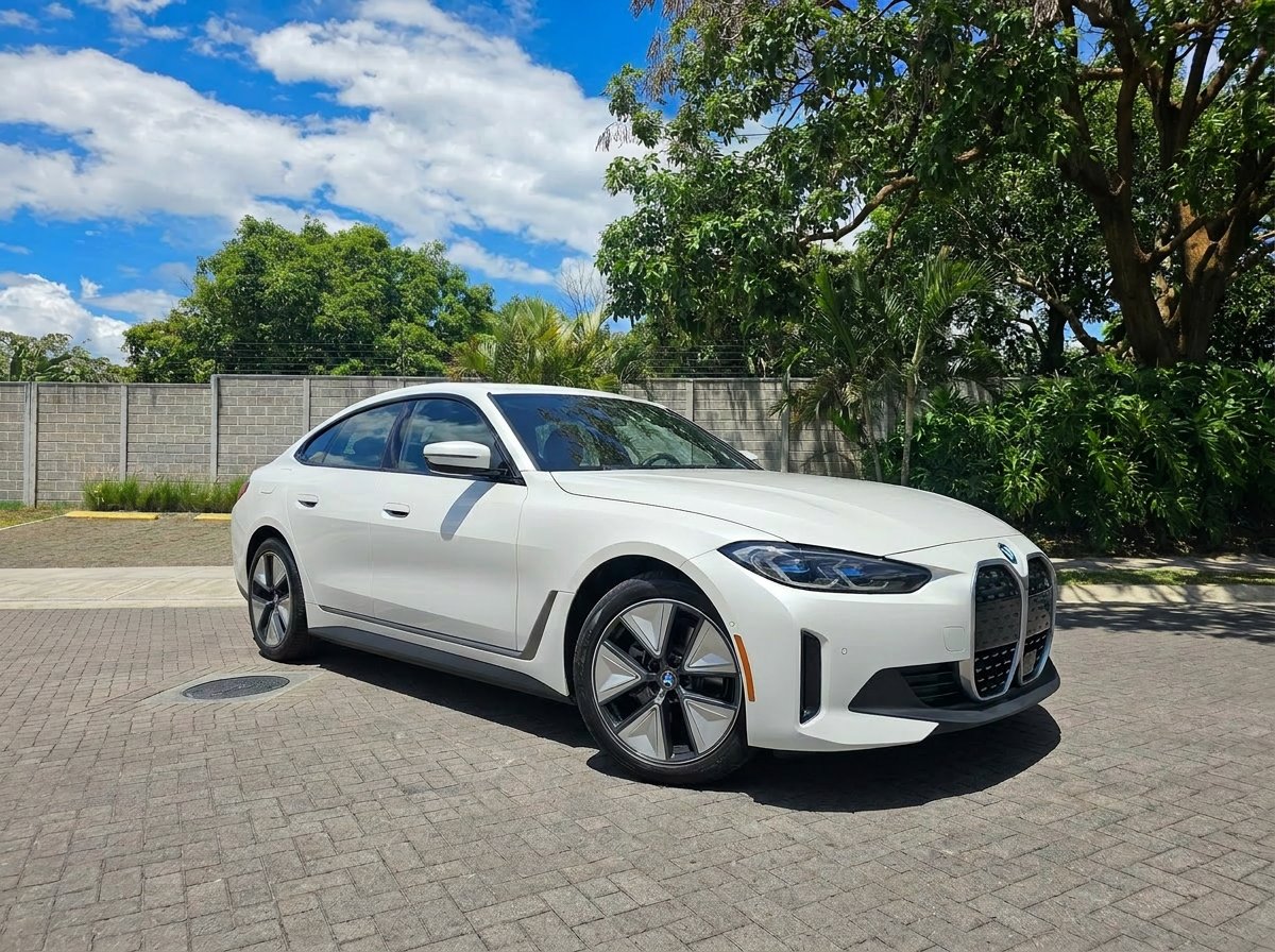 BMW i4 eDrive35 frente derecho