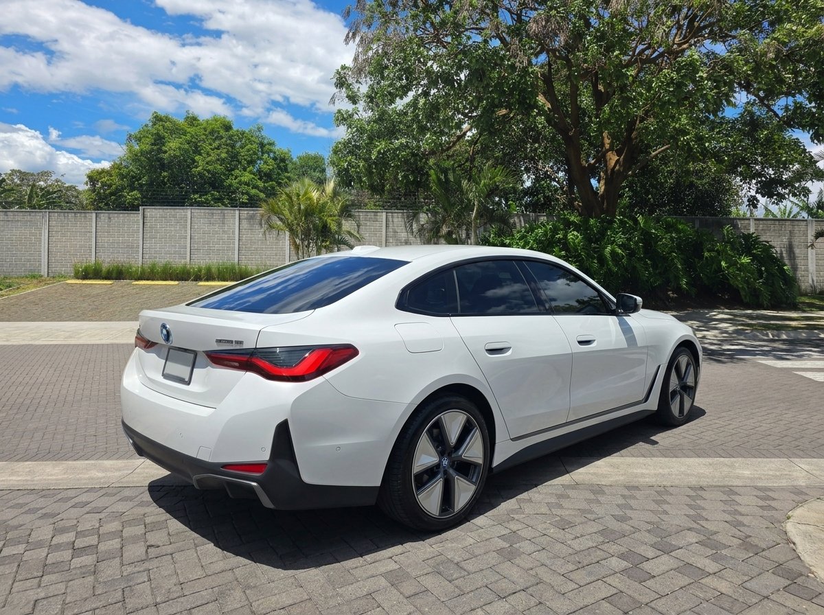 BMW i4 eDrive35 trasera