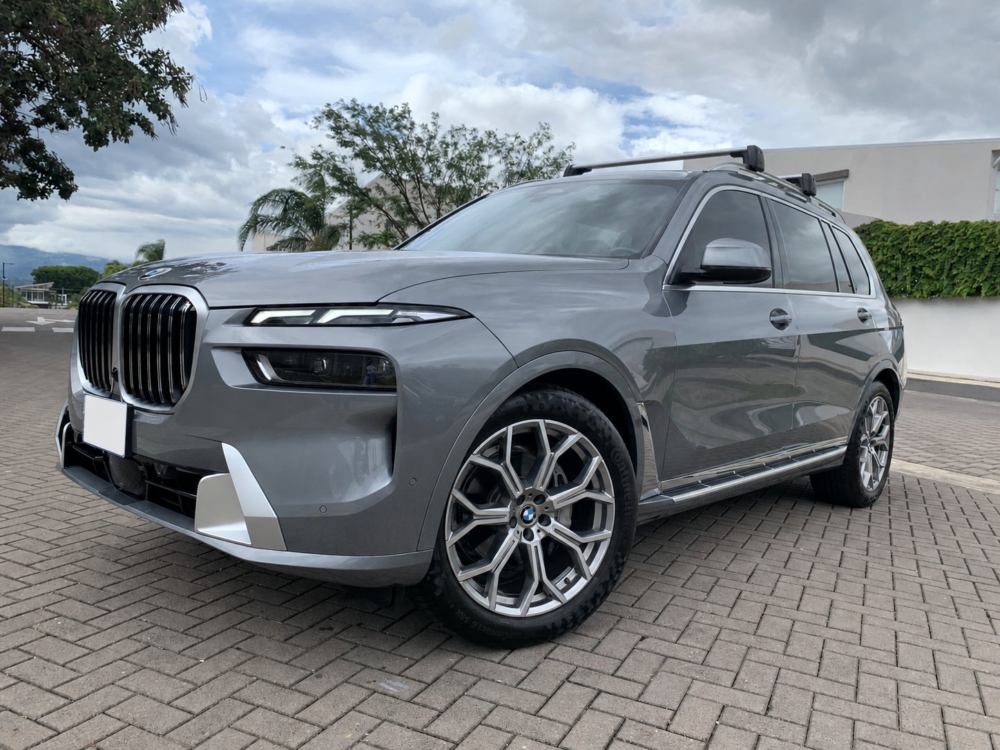 BMW X7 xDrive40i frente